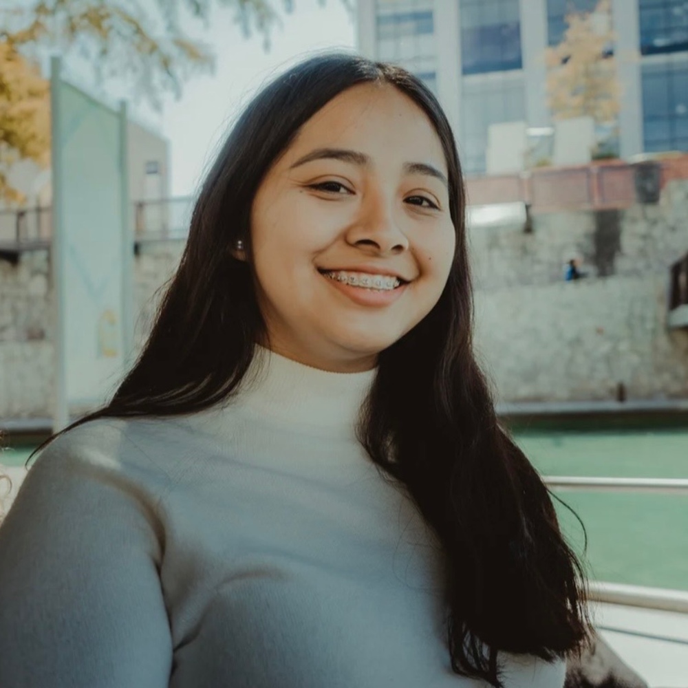 Meet your Posher, Dana